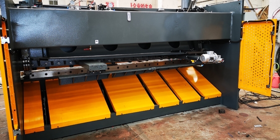 Taglio della stampa Qc12k-4x3200 di taglio di strato della macchina del taglio della lamiera sottile di CNC